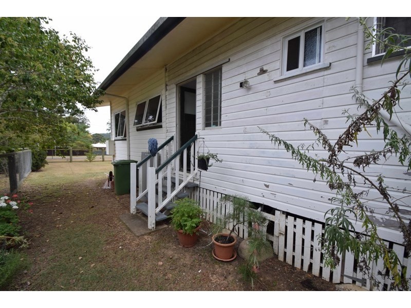 78 East Street, Esk QLD 4312