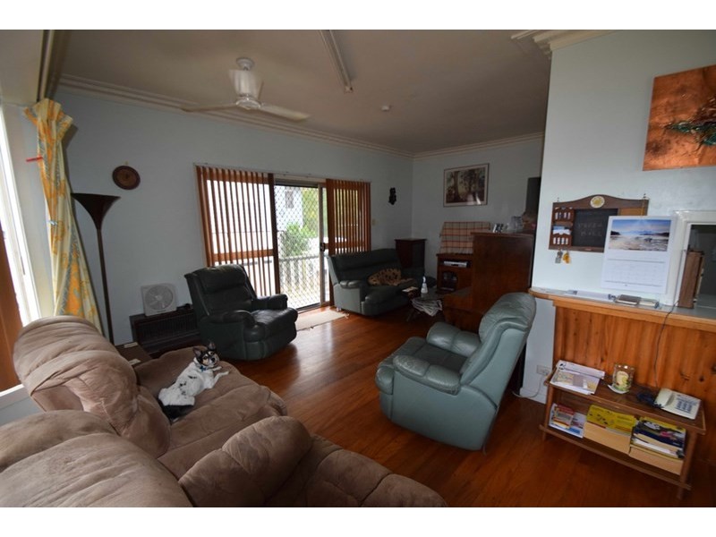78 East Street, Esk QLD 4312