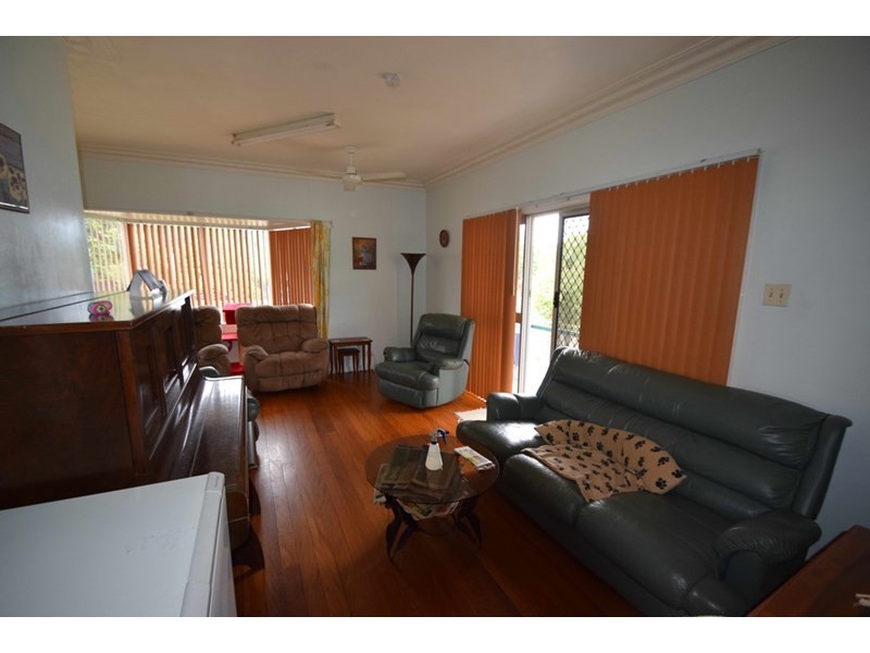 78 East Street, Esk QLD 4312