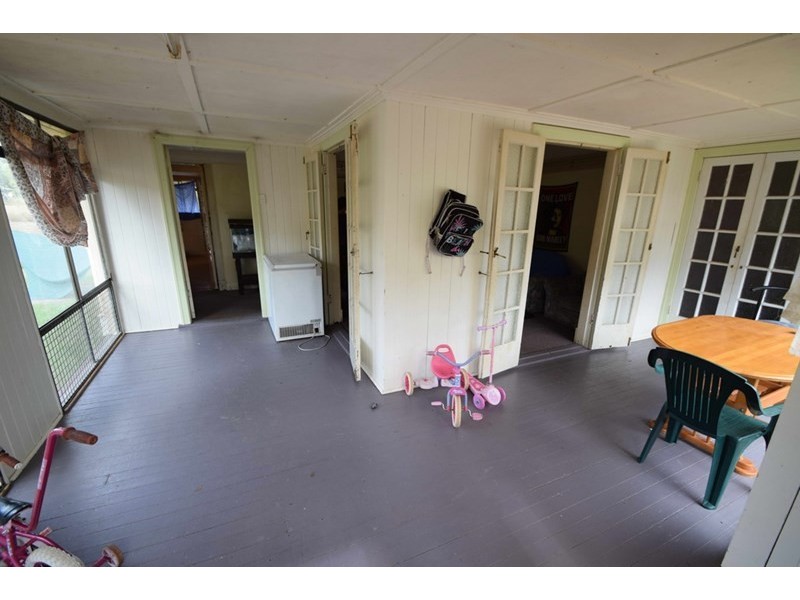 32 Mary Street, Esk QLD 4312