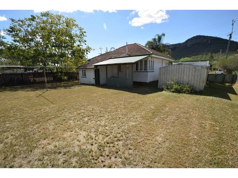 20 Adelaide Street, Esk QLD 4312