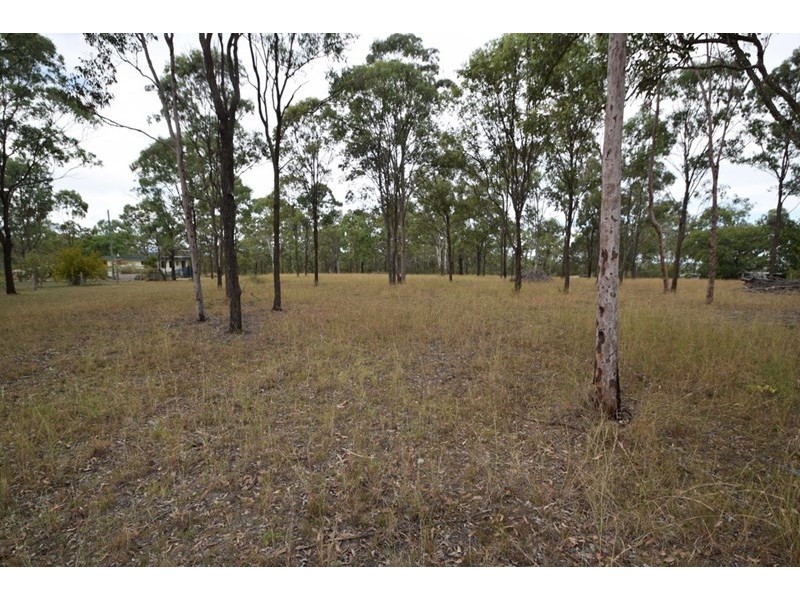 17 Lakeview Drive, Esk QLD 4312