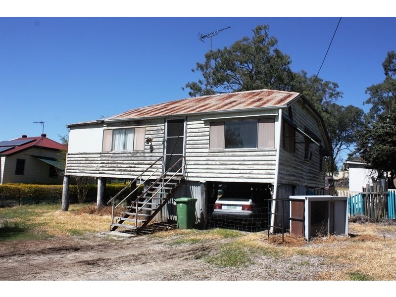 38 Dingyarra Street, Toogoolawah QLD 4313