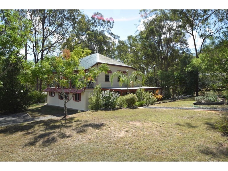 9 East Street, Esk QLD 4312