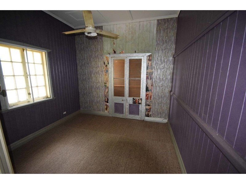 34 Middle Street, Esk QLD 4312