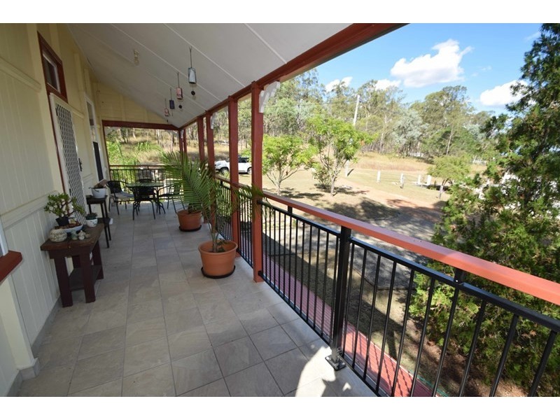 9 East Street, Esk QLD 4312