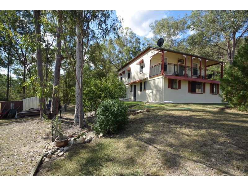 9 East Street, Esk QLD 4312