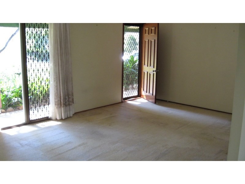 8 Elizabeth Street, Esk QLD 4312