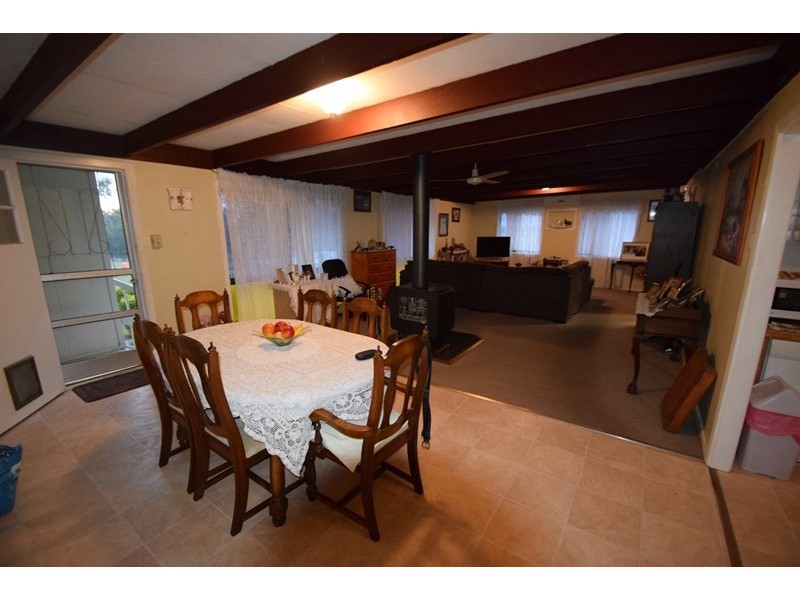 106 Dunlop Road, Esk QLD 4312