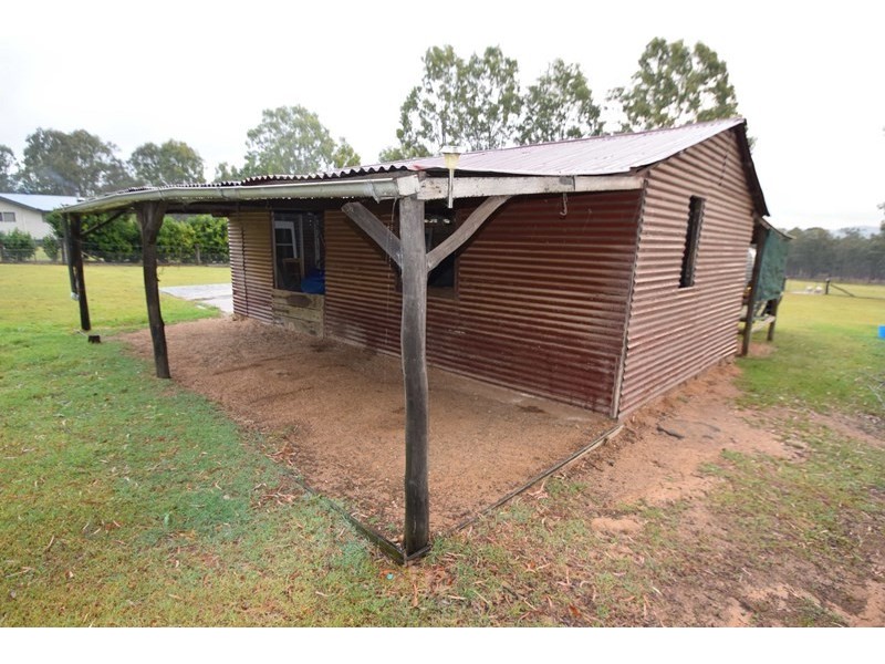 106 Dunlop Road, Esk QLD 4312