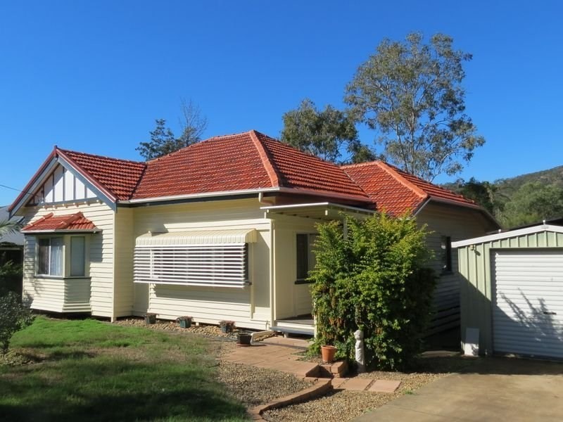 30 Richard Street, Esk QLD 4312