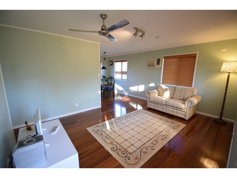 26 Short Street, Esk QLD 4312