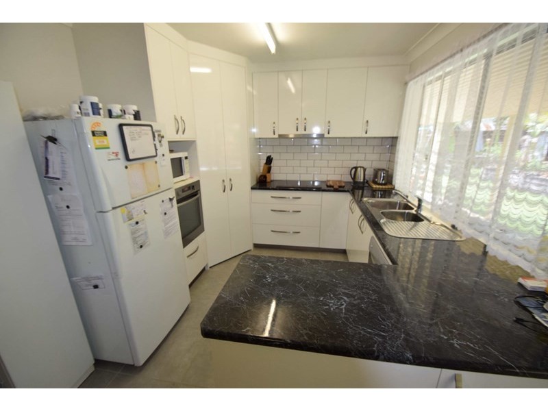 122 Pine Crescent, Esk QLD 4312