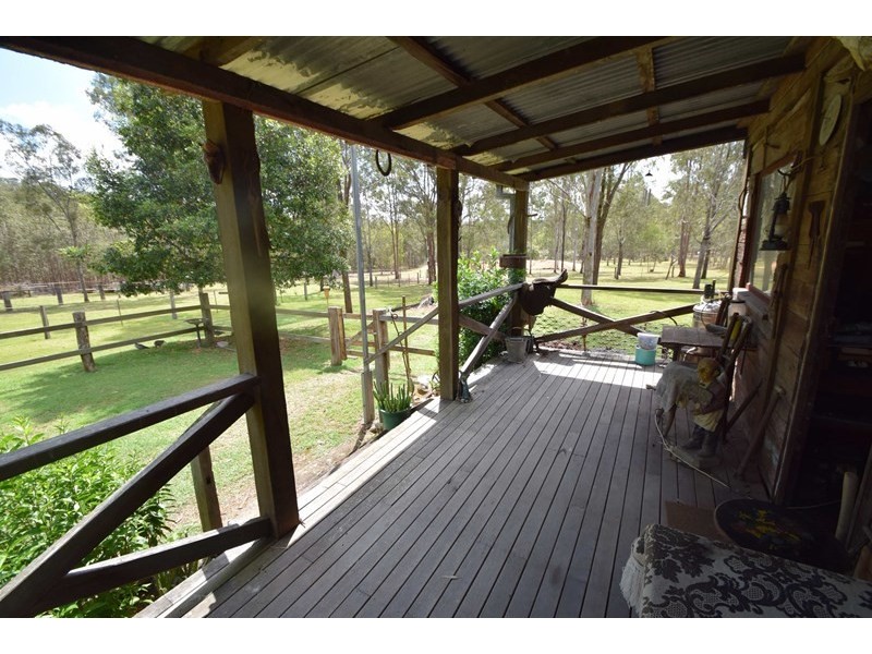 122 Pine Crescent, Esk QLD 4312