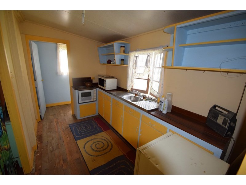 122 Pine Crescent, Esk QLD 4312