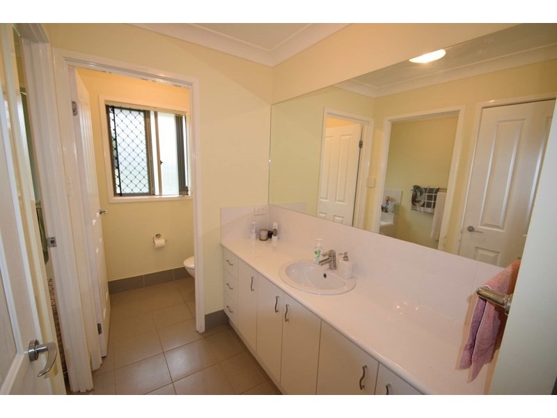 31 Windsor Drive, Mount Hallen QLD 4312