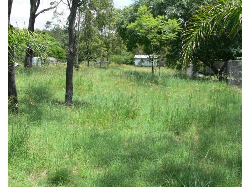 16 Richard Street, Esk QLD 4312