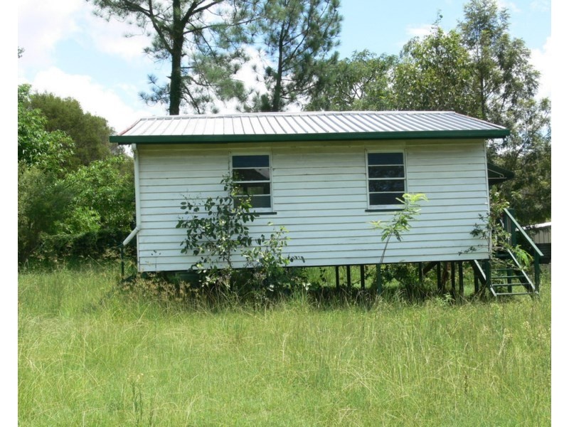 16 Richard Street, Esk QLD 4312