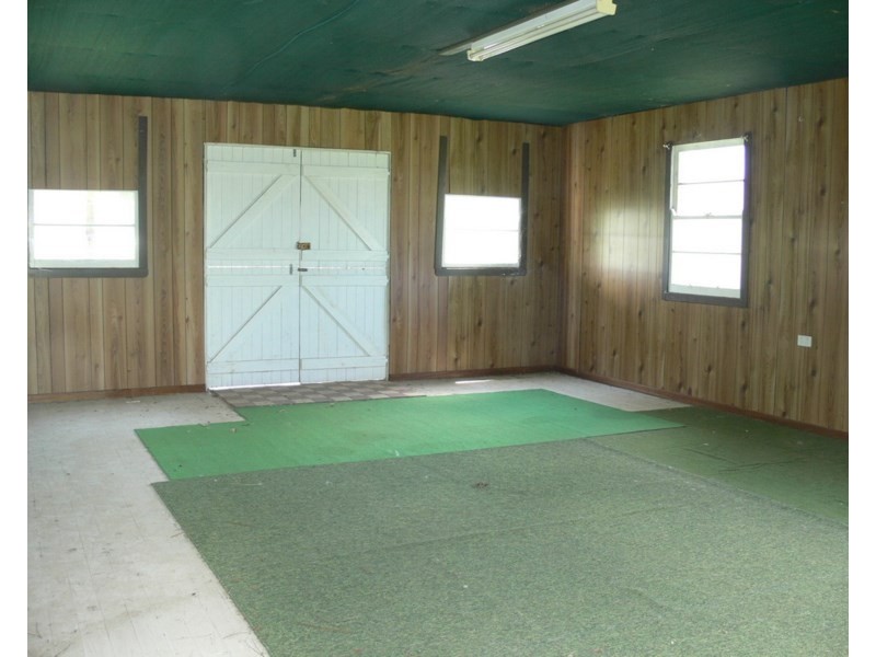 16 Richard Street, Esk QLD 4312