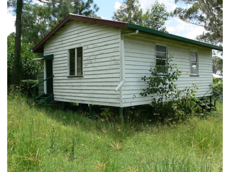 16 Richard Street, Esk QLD 4312