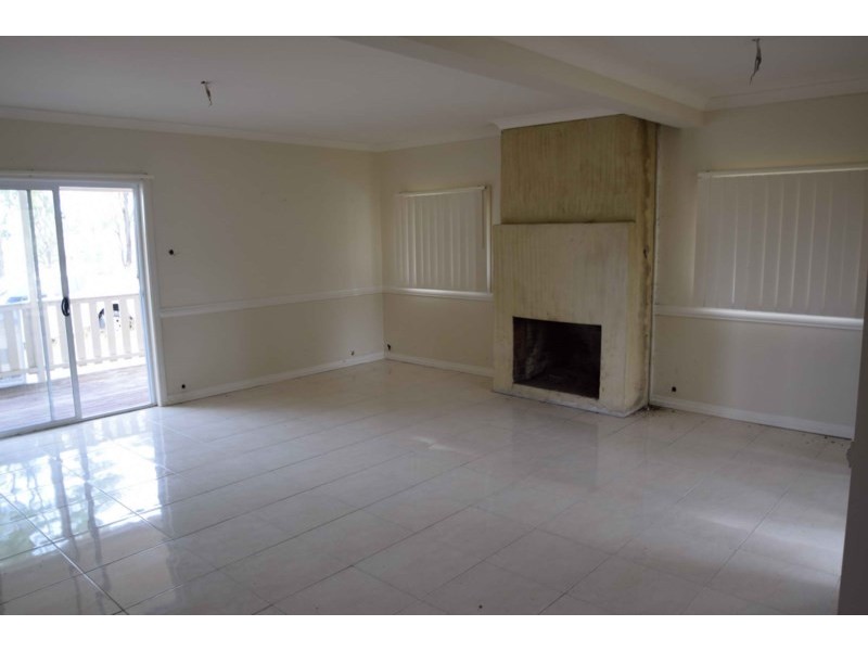 8 Pensacola Parade, Coominya QLD 4311