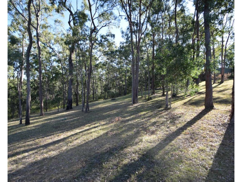 114 Lakeview Drive, Esk QLD 4312