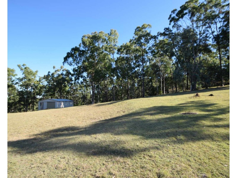 114 Lakeview Drive, Esk QLD 4312