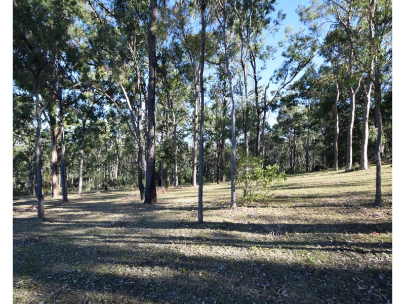 114 Lakeview Drive, Esk QLD 4312