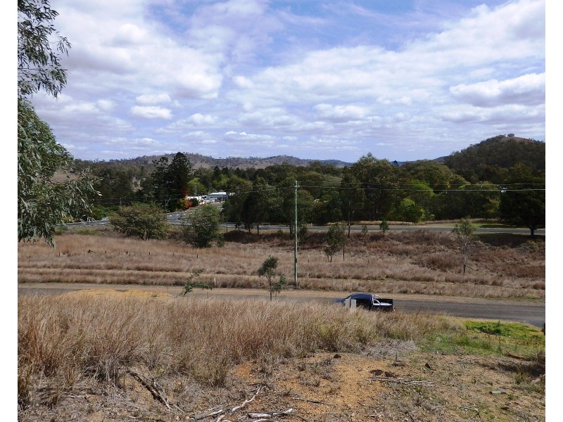 8 Railway Terrace, Moore QLD 4306