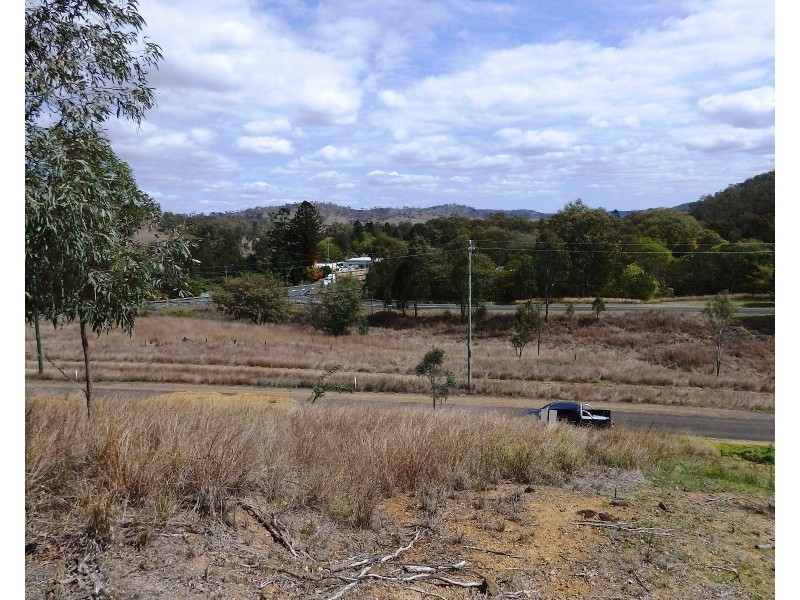 8 Railway Terrace, Moore QLD 4306