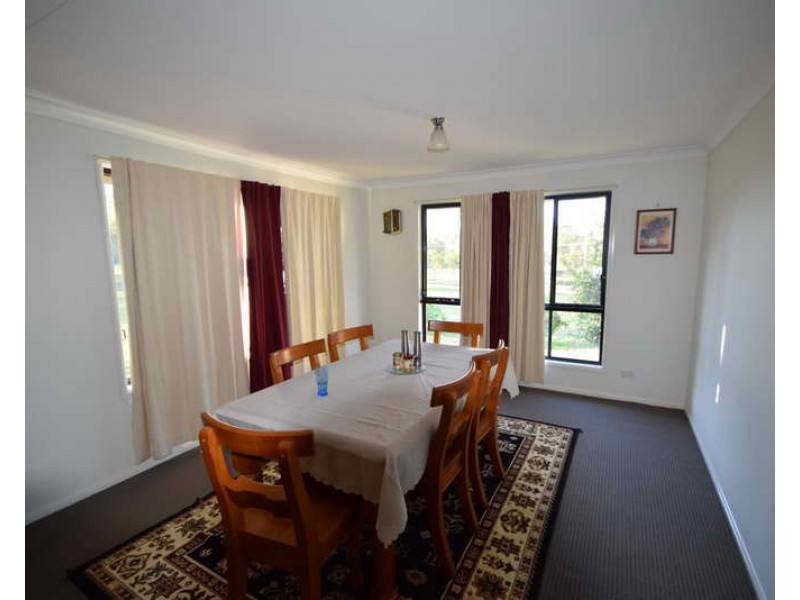 123 Cedar Avenue, Esk QLD 4312