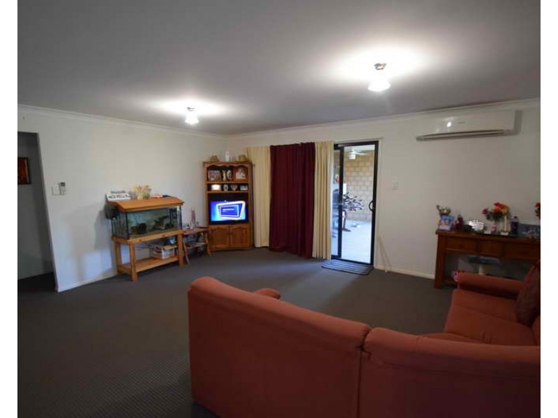 123 Cedar Avenue, Esk QLD 4312