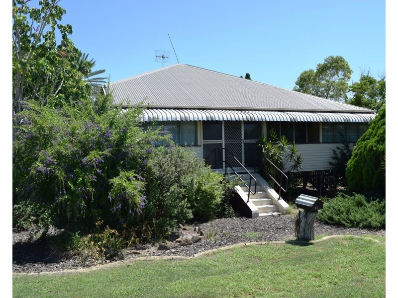 17 Dingyarra Street, Toogoolawah QLD 4313