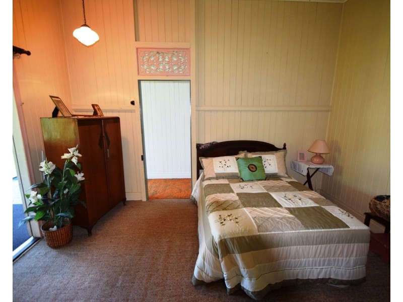 17 Dingyarra Street, Toogoolawah QLD 4313