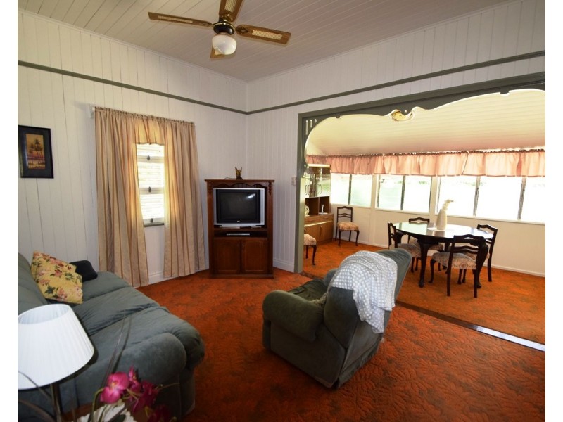 17 Dingyarra Street, Toogoolawah QLD 4313