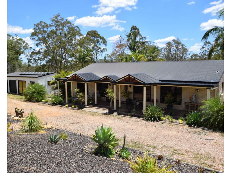 52 Buckingham Court, Mount Hallen QLD 4312
