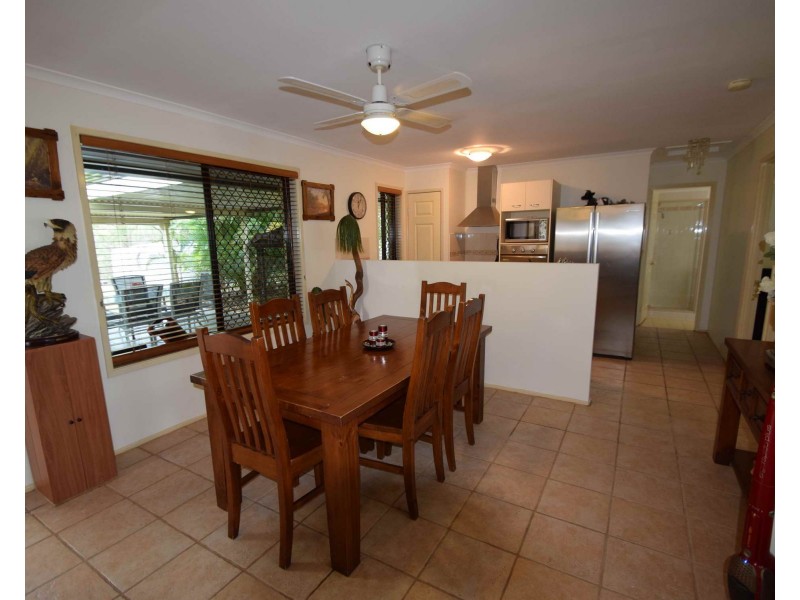 52 Buckingham Court, Mount Hallen QLD 4312