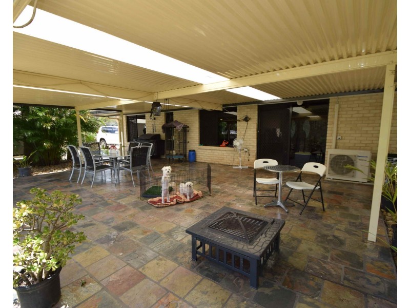 52 Buckingham Court, Mount Hallen QLD 4312