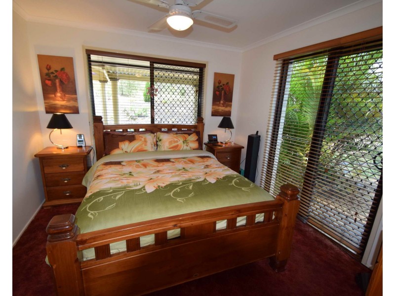 52 Buckingham Court, Mount Hallen QLD 4312