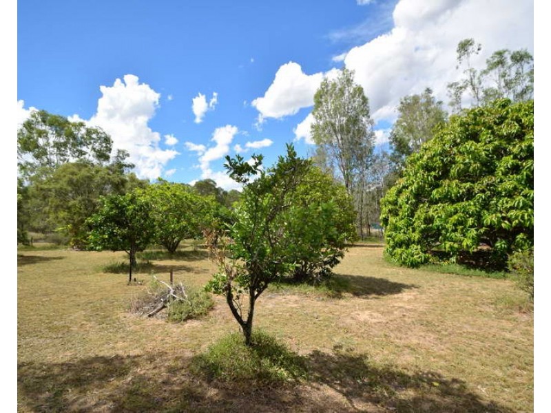 410 Langtons Lane, Esk QLD 4312