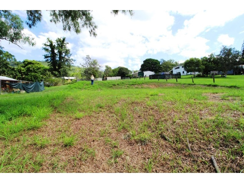 37 David Street, Linville QLD 4306