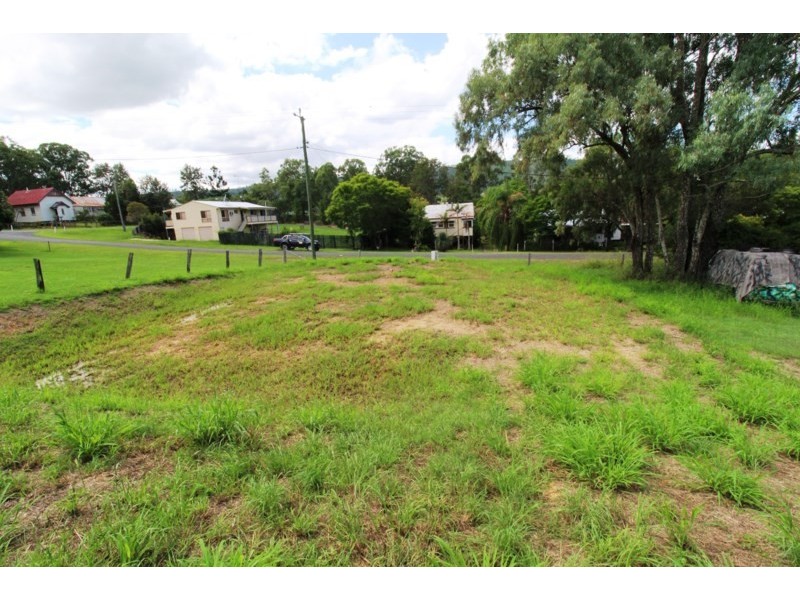 37 David Street, Linville QLD 4306