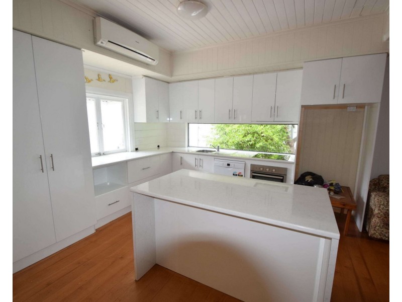 50 Middle Street, Esk QLD 4312