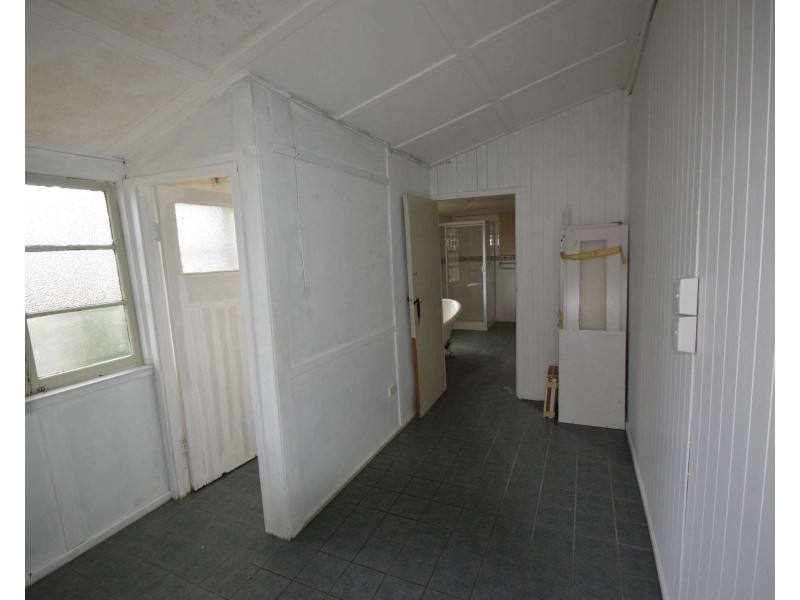 50 Middle Street, Esk QLD 4312