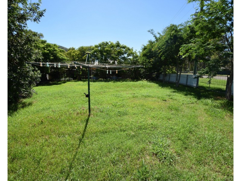 50 Middle Street, Esk QLD 4312