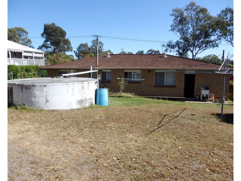 50 Dingyarra Street, Toogoolawah QLD 4313