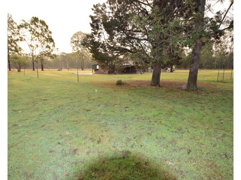 106 Dunlop Road, Esk QLD 4312