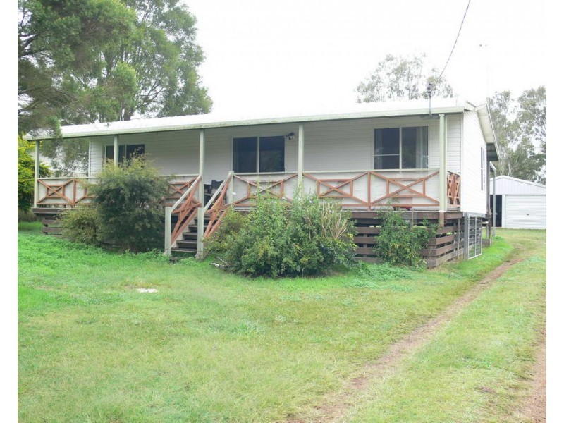 34 South Street, Esk QLD 4312