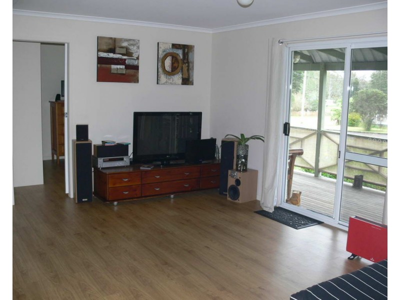34 South Street, Esk QLD 4312