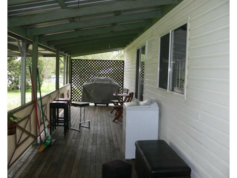 34 South Street, Esk QLD 4312